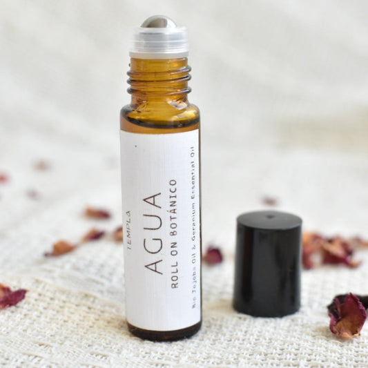 Roll on aceite de jojoba y aceite esencial vainilla. aromaterapia elemento agua