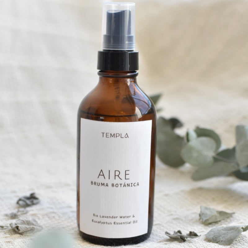 Agua de romero, hidrolato de romero, aceite esencial ecualipto, bruma para la almohada. Tonico facial
