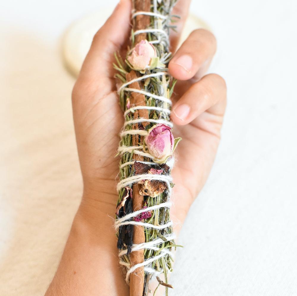 Clase presencial de fabricación de velas de soja y sahumado artesanal en Las Condes Santiago